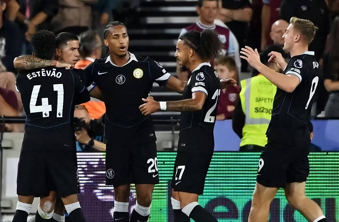 现出强大的 现出强大的